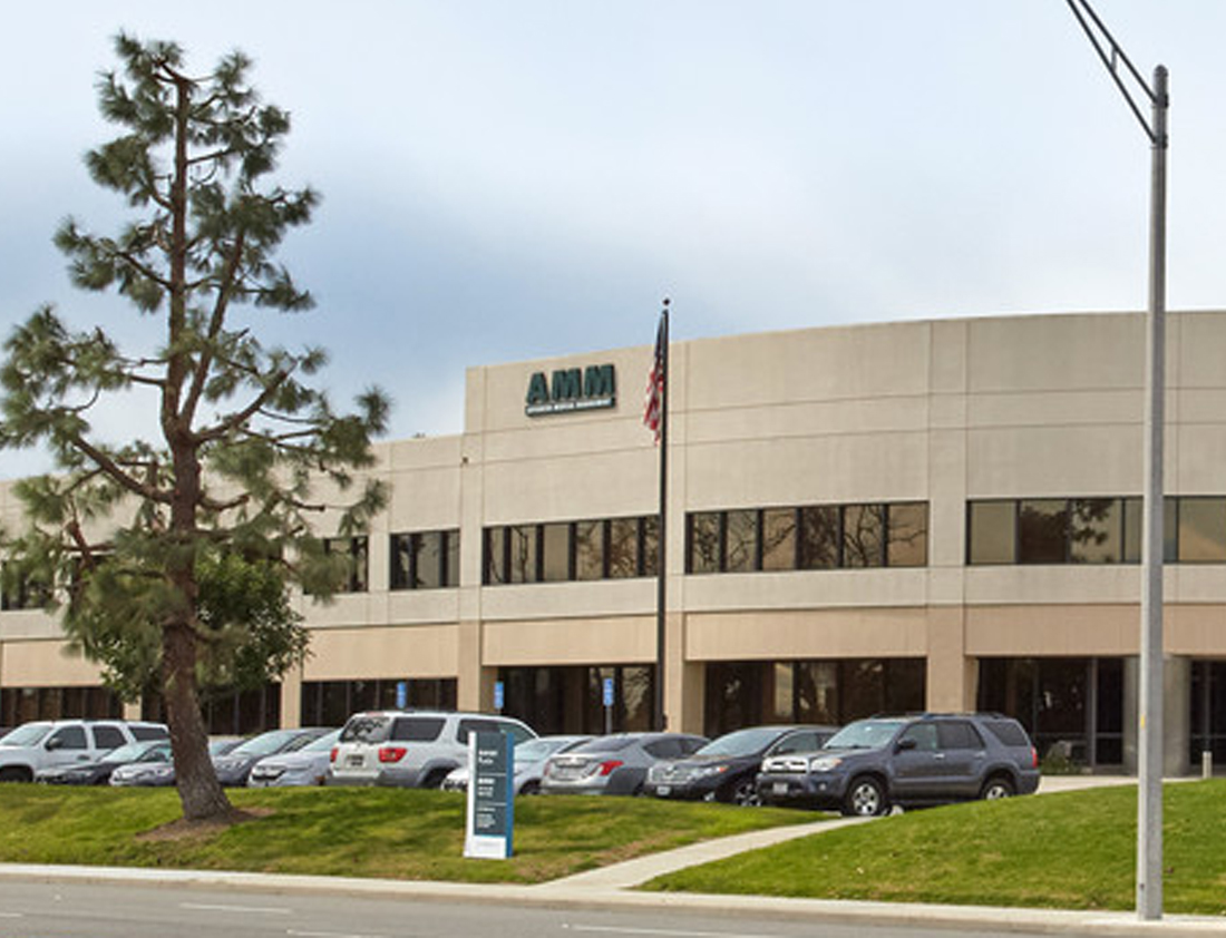 환자와 마주보고 설명해주는 의사